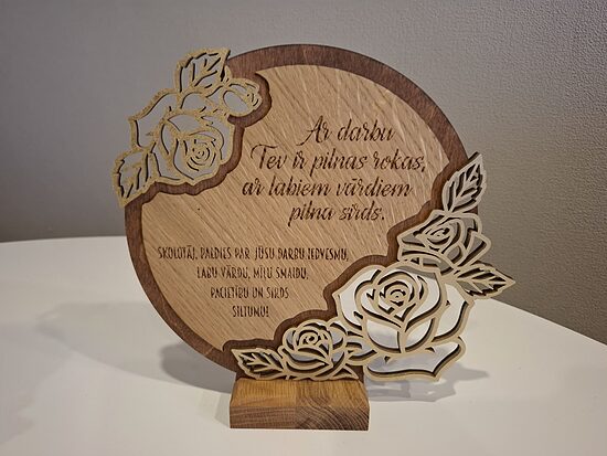 Dekors "Ar darbu Tev ir pilnas rokas..." (zelta rozes)