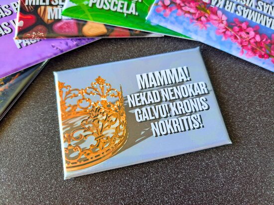 Mamma! Nekad nenokar galvu! Kronis nokritīs!