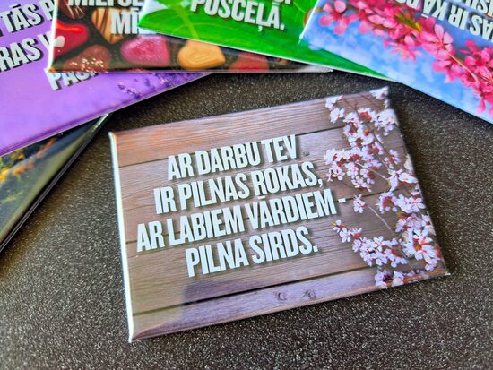 Foto magnēts "Ar labiem vārdiem pilna sirds."