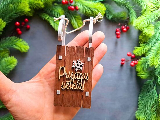 Ragaviņas "Priecīgus svētkus"