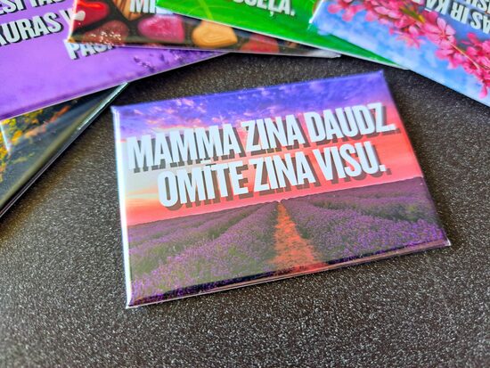 Foto magnēts "Mamma zina daudz. Omīte zina visu."