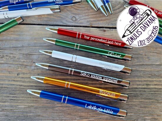 Pildspalva ar atšķirīgu gravējumu (alumīnija korpuss) *