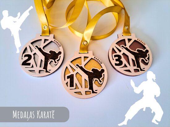 Medaļas karatē ar krāsotu pamatni #2