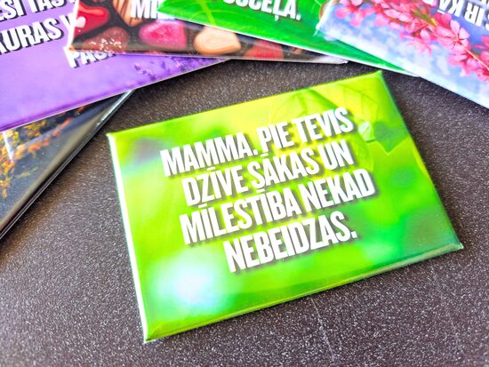 Foto magnēts "Mamma. Pie Tevis dzīve sākas un mīlestība nekad nebeidzas."