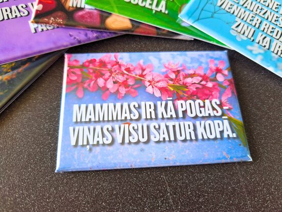 Foto magnēts "Mammas ir kā pogas."