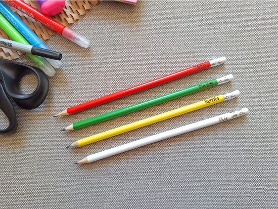 Zīmulis ar personalizētu gravējumu (krāsains korpuss)